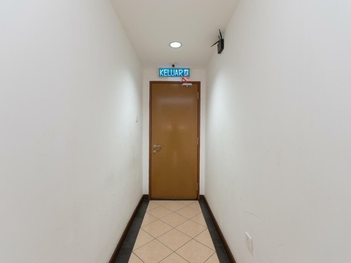 Oyo 89345 Api-Api Gh Hotel Kota Kinabalu Bagian luar foto